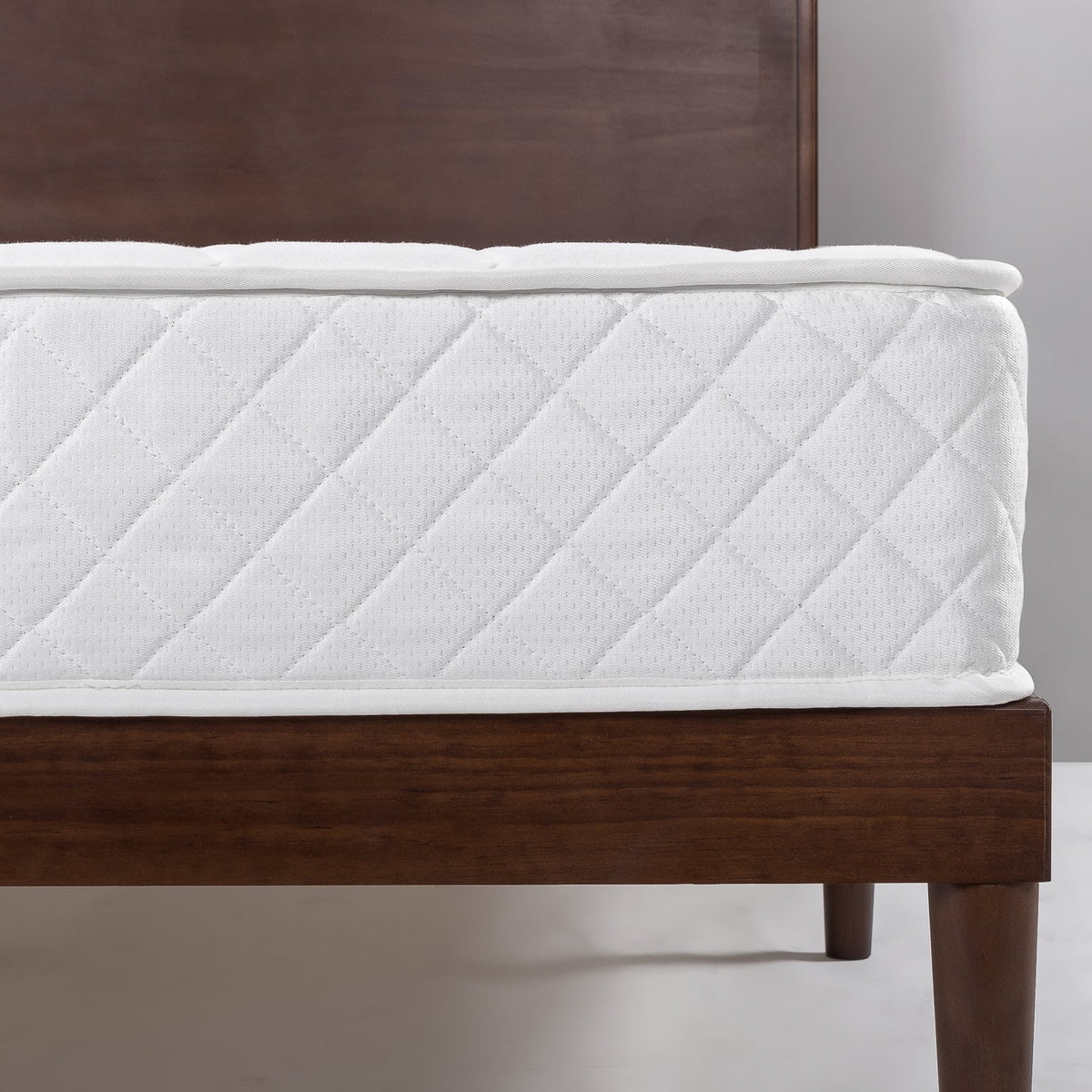 8" Quilted Hybrid Mattress of Comfort Foam and Pocket Spring, Full J609